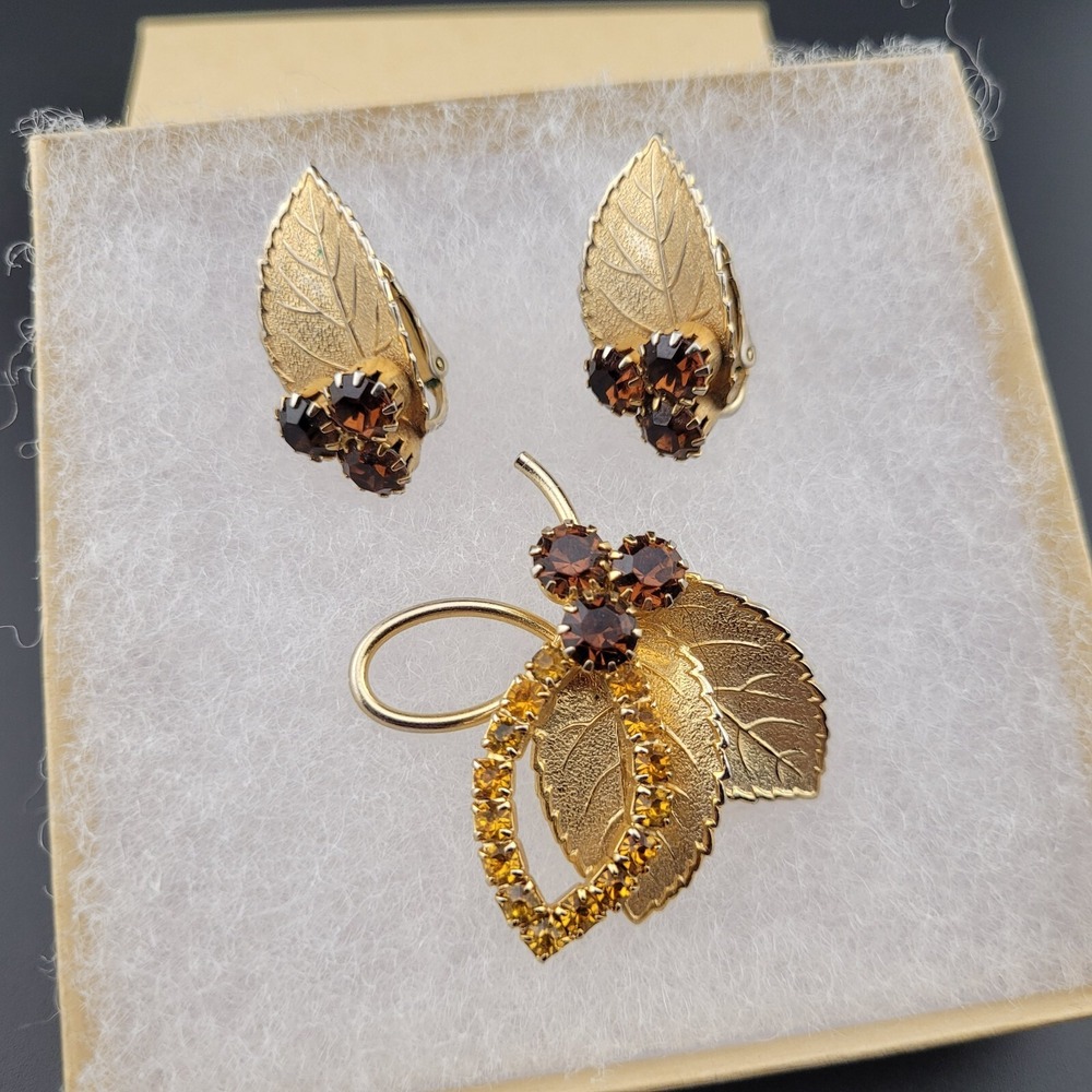 Judy Lee Brooch and Earring Set Amber Rhinestone Gold Tone Leaf Clip On Signed